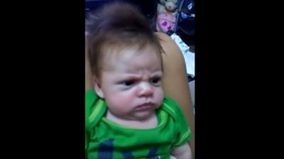 Ce Bebe Grincheux Refuse De Sourire Video Le Soir Plus Ce Bebe Grincheux Refuse De Sourire Video Le Soir Plus