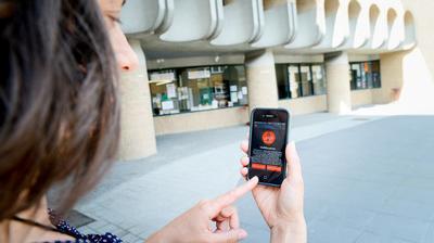 Santé. Le téléphone portable peut-il abîmer nos doigts et nos mains ?