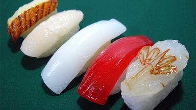 Faux stade de sushi de nourriture japonaise, modèle alimentaire de